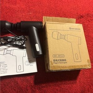 Benbo Black 3- setting Fascial and body Massage Gun. New in the box .